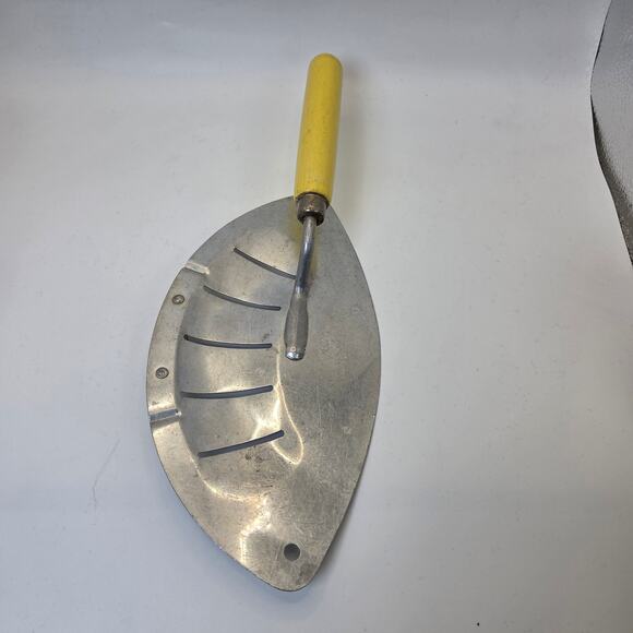Foley Vintage Aluminum Food Press Rocker Chopper Masher Yellow Handle USA - Picture 4 of 8